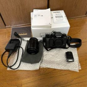 【美品】保証書付き！FUJIFILM X−T3 BLACK ボディレンズ付き