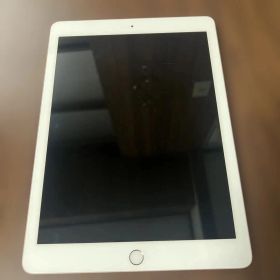 【中古品】iPad(第6世代) 32GB ゴールド WiFiタイプ