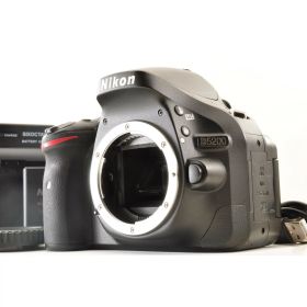 【中古】Nikon D5200 ブラック ボディ デジタル一眼レフ シャッター約10040ショット
