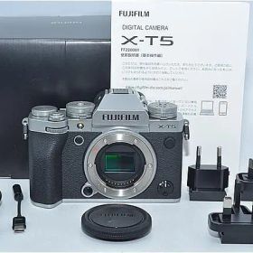 667★新品級・ショット数427回★富士フイルム(FUJIFILM) ミラーレス一眼カメラ X-T5ボディ シルバー F X-T5-S