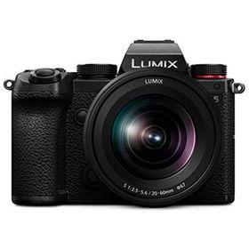 【中古】「非常に良い」パナソニック(Panasonic) フルサイズ ミラーレス一眼カメラ ルミックス S5 標準ズームレンズキット 小型 軽量モデル ブラック DC-S5K-K(ミラーレス一眼)