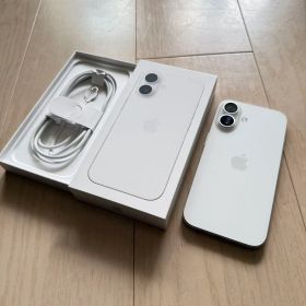 iPhone 16 128GB ホワイト SIMフリー バッテリー100%