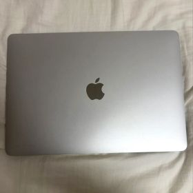 Apple MacBook Air 13.3インチ Intel Core i3