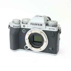 【中古】 《並品》 FUJIFILM X-T5 ボディ シルバー [ デジタルカメラ ]