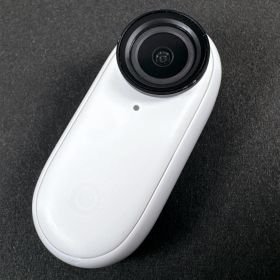 Insta360 インスタ360 GO2 最小アクションカメラ 本体のみ 小型 軽量 ウェアラブルカメラ 4K対応 Vlog アウトドア 動画撮影 送料無料 匿名配送