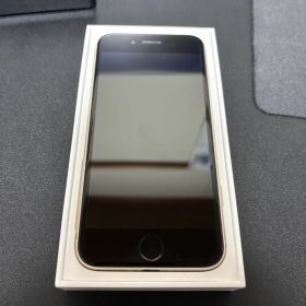 Apple iPhone SE (第3世代) スターライト64GB SIMフリー