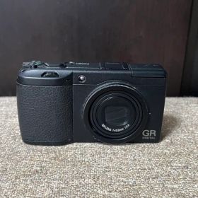 RICOH GR Ⅱ 新品 65,700円 中古 19,800円 | ネット最安値の価格比較
