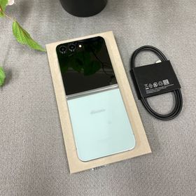 新品同様 Galaxy Z Flip5 256GB ミント 国内版SIMフリー 送料無料