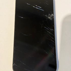 Apple iPhone 15 Pro 本体 画面割れ有