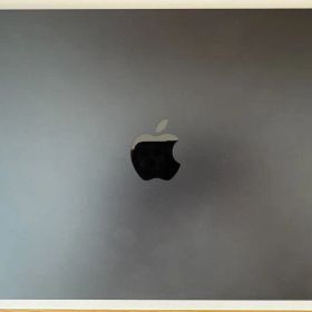 Macbook Air 2022 M2 / 512GB 16GB ミッドナイト