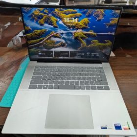 (ほぼ新品) Dell Inspiron 15 DC15250 core i7 13世代 15.6インチ ノートパソコン model P125F 充電回数30回のみ