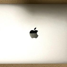 MacBook Air 13インチ 8GBメモリ 256GB SSD
