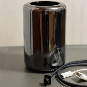 Mac Pro 2013 10Core/32GB/1TB 初期化済
