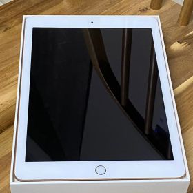 iPad 第6世代 32GB 本体 箱 アダプタ付属 Wi-Fi + Cellular