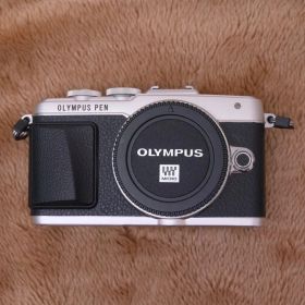 PEN E-PL7とレンズ3本と写真にあるものセット