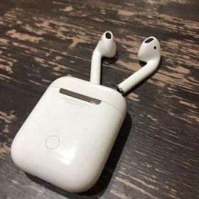 Apple AirPods 第一世代