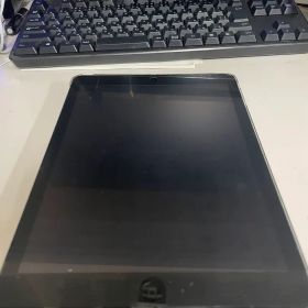 ［良品］iPad Air 第一世代 スペースグレイ 16GB