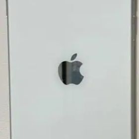 中古美品 iPhone SE 2世代 128GB ホワイト SIMフリー 箱付き