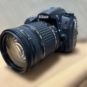 Nikon D7000 デジタル一眼レフカメラ