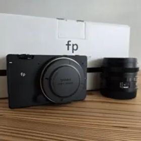 SIGMA fp ミラーレスカメラ 45mmレンズキット