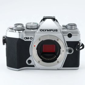 【動作確認済】OLYMPUS (オリンパス) OM-D E-M5 Mark III ボディ [シルバー] _GP00011104