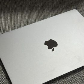 【美品】MacBook Air M2 8GB 256GB 充放電68回