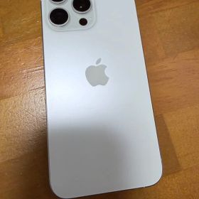 iPhone 15 Pro Max 1TB ホワイト 新品 200,000円 中古 | ネット最安値