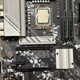 Intel Core i7-13700F+DDR4 16GBⅹ2+B760TW