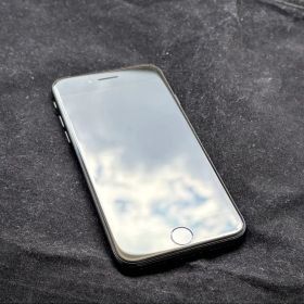 Apple iPhone SE (第2世代) ブラック 本体