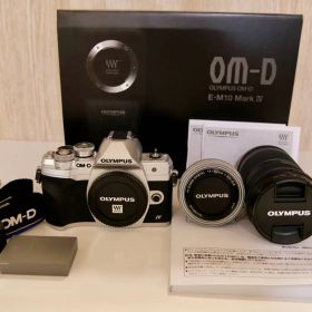 OLYMPUS OM-D E-M10 Mark IV ダブルズームキット