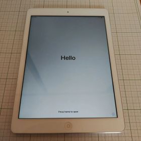【Apple】 iPad Air 16GB モデル A1475 おまけ緑カバー