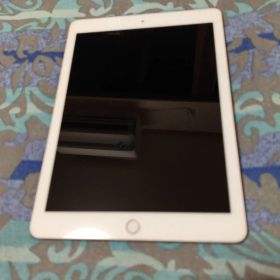 iPad6 第6世代 32GB SIMフリー