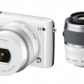 レンズ交換式アドバンストカメラ Nikon 1 S2 ダブルズームキット 1418万画素 (ホワイト) [S2WZWH] カメラ