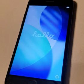 Apple iPhone SE ブラック 本体