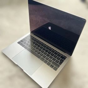 MacBook Pro 2017 Intel i5 256GB 8GB RAM