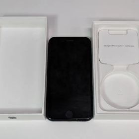 ⑪iPhoneSE 第3世代 ミッドナイト 64GB バッテリー81％