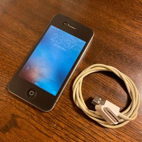 Apple iPhone 4S 本体 充電ケーブル付き