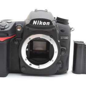 ★新品級★ ニコン Nikon D7000 ボディ 《ショット数390回・バッテリー付！》★完動品★ #52P53A601199