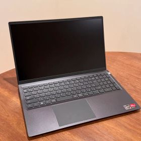 DELL Inspiron 15 5515（Ryzen7/16GB）※画面線あり