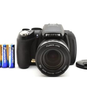 196 FUJIFILM FINEPIX HS10