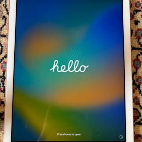 美品 iPad 第6世代 32GB Wi-Fiモデル ゴールド バッテリー79%