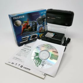 希少 FUJIFILM FINEPIX REAL 3D W3 カメラ コンデジ 動作確認済み SDカード初期化済み 箱あり 中古品 管理番号ARCANKO1178