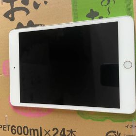 Apple iPad mini 4ホワイト
