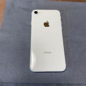 Apple iPhone 8ホワイト 4.7インチ 本体