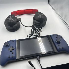 ①Nintendo Switch 本体 付属ヘッドフォン 黒/赤