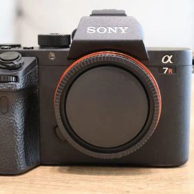 SONY α7RⅡ ボディ ILCE-7RM2 フルサイズミラーレスカメラ