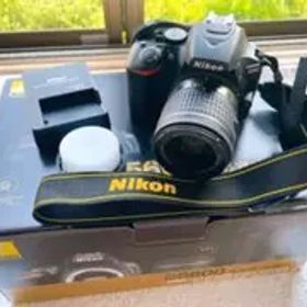 Nikon D5600 本体＋単焦点レンズセット レンズにカビあり