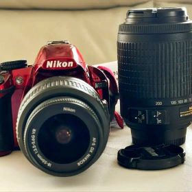 希少 Nikon D3100 デジタル一眼レフ レッド ダブルズームキット
