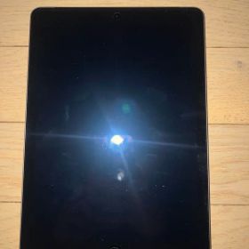 Apple iPad (第5世代) スペースグレー