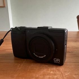大幅値下げ！！GR DIGITAL III RICOH camera